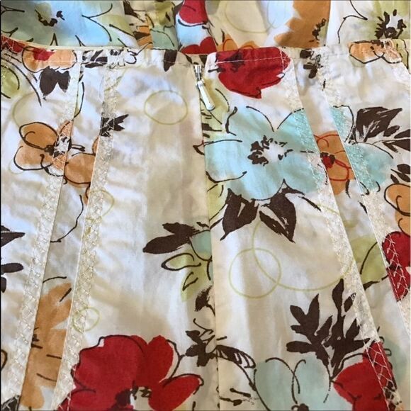 EUC CAbi Floral Flirty Print Cotton Skirt Size 8 - Picture 4 of 4